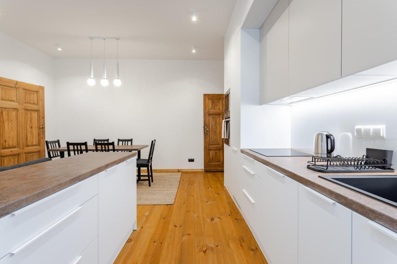 Two Bedroom Very Berry Apartment In Poznan With Desk By Noclegi Renters Zewnętrze zdjęcie