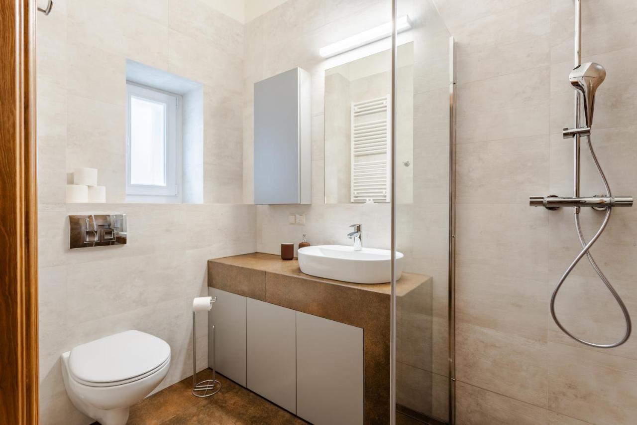 Two Bedroom Very Berry Apartment In Poznan With Desk By Noclegi Renters Zewnętrze zdjęcie