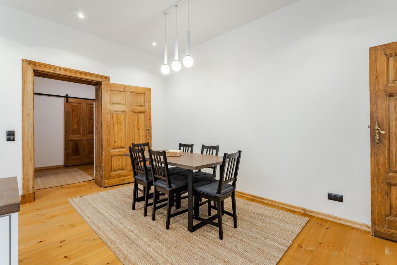 Two Bedroom Very Berry Apartment In Poznan With Desk By Noclegi Renters Zewnętrze zdjęcie
